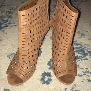 Vince Camuto high heels